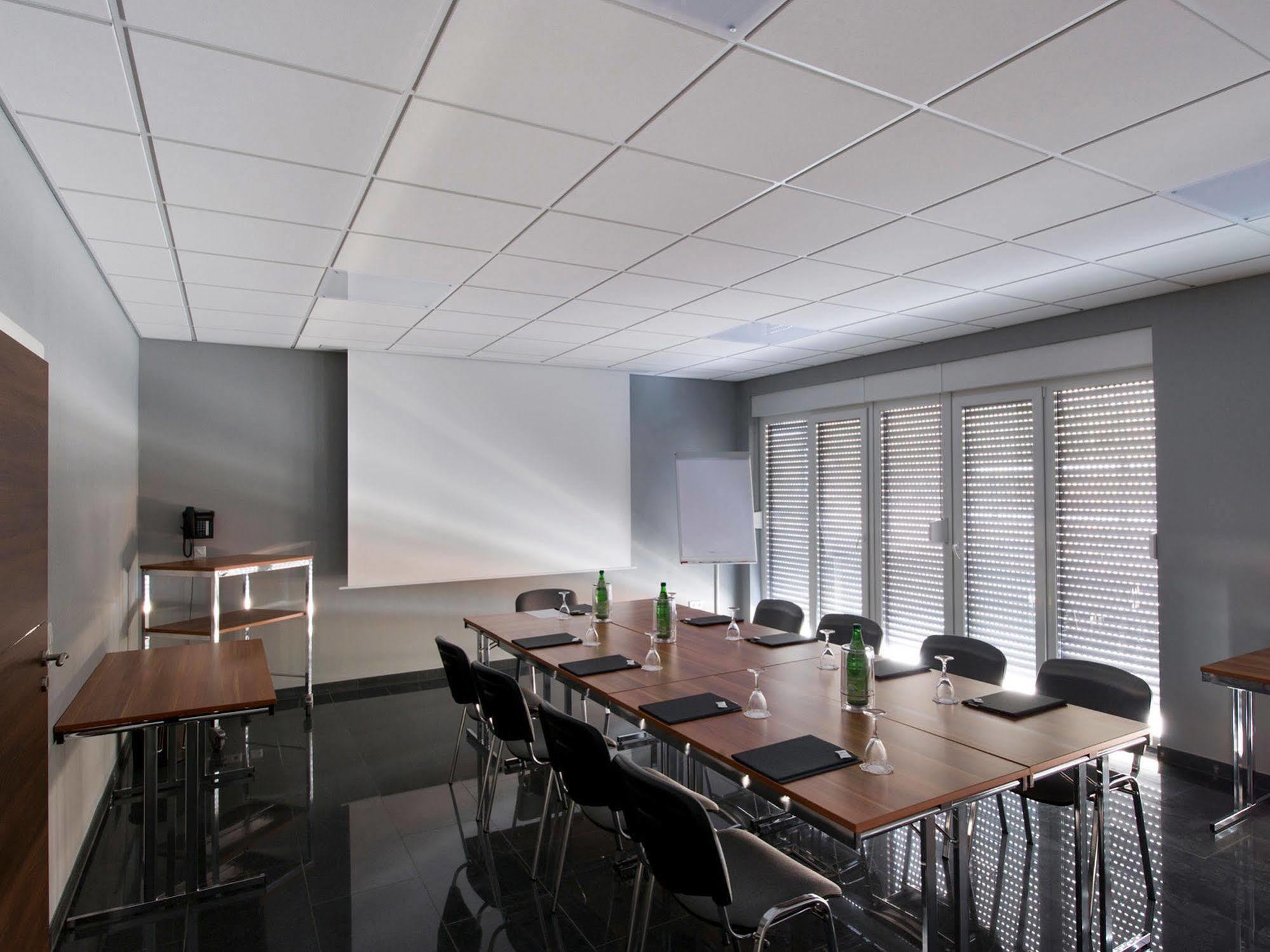 Design-Konferenzhotel & Restaurant Steinernes Schweinchen Kassel Eksteriør bilde